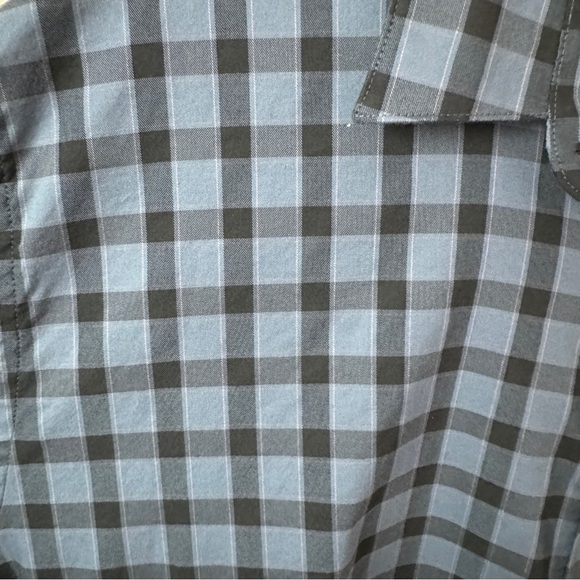 Travis Mathew Short Sleeve Button Shirt: xxl - Picture 3 of 8